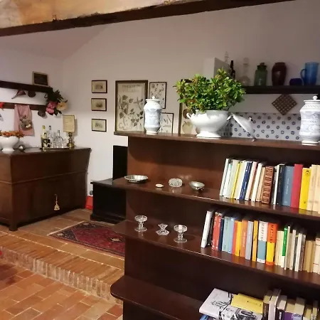 Casina In Pietra بستويا