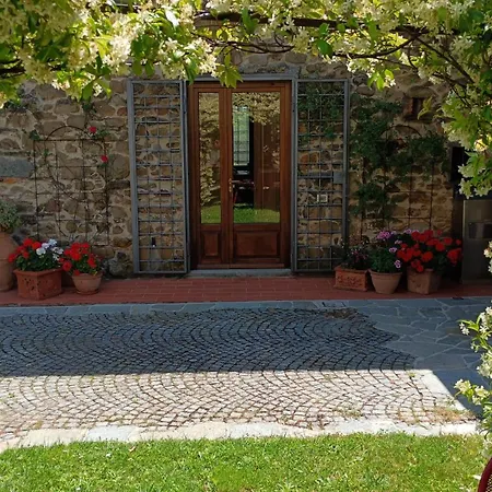 Casina In Pietra بستويا